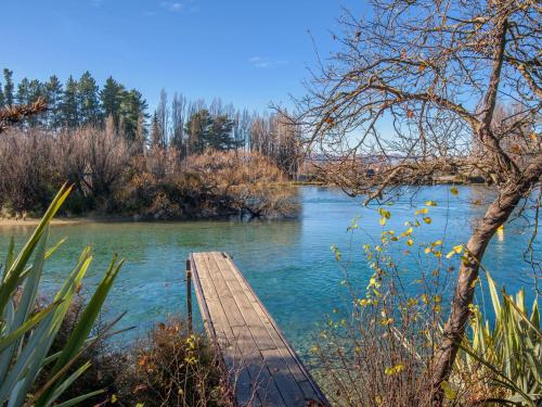 Wanaka Stone Cottage Wanaka Holiday Home — 4-Star Luxury Hotel in Wanaka, New Zealand
