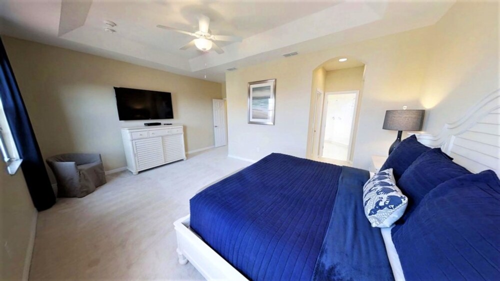 Golden Palms Vacation Resort Eight bedroom - photo 18