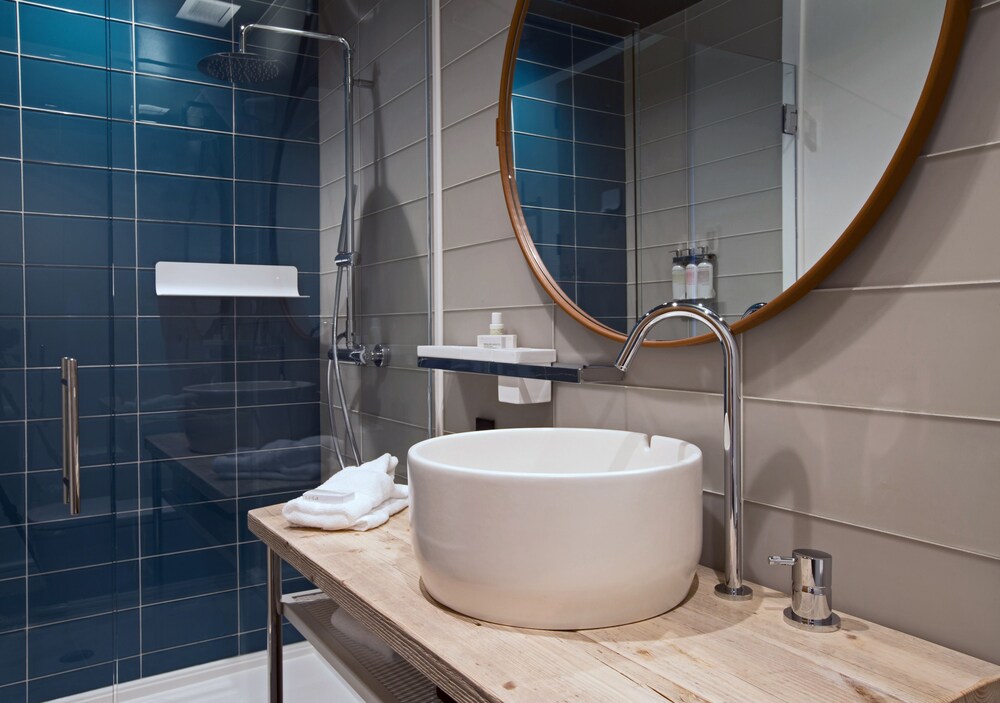 250 Main Hotel - photo 13
