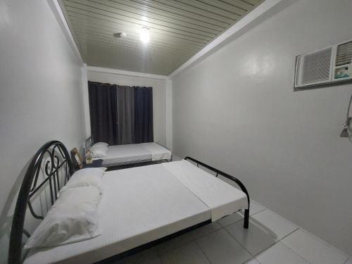 Lucky One Transient 3mins Walk From Whart in Alaminos, Philippines