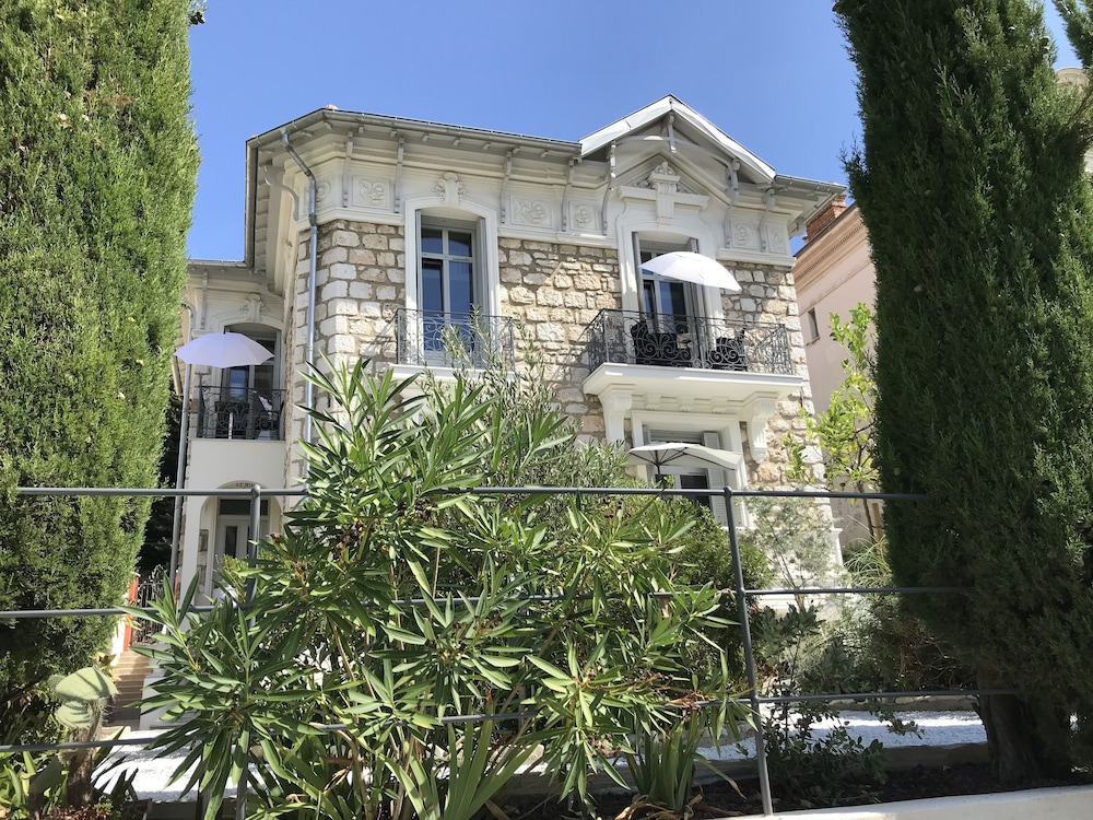 Villa le Nid — 4-Star Luxury Hotel in Nice, France