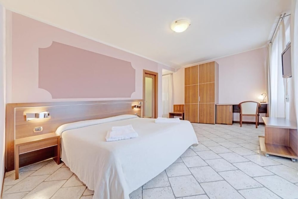Hotel Grotto Bagat — hotel in Lavena Ponte Tresa
