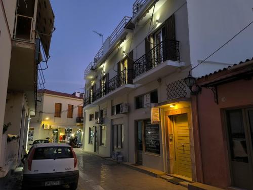 Aegina Downtown Apartments 1 — 4-Star Luxury Hotel in Aegina, Greece