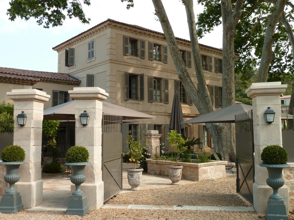 Hôtel La Bastide De Boulbon in Boulbon, France