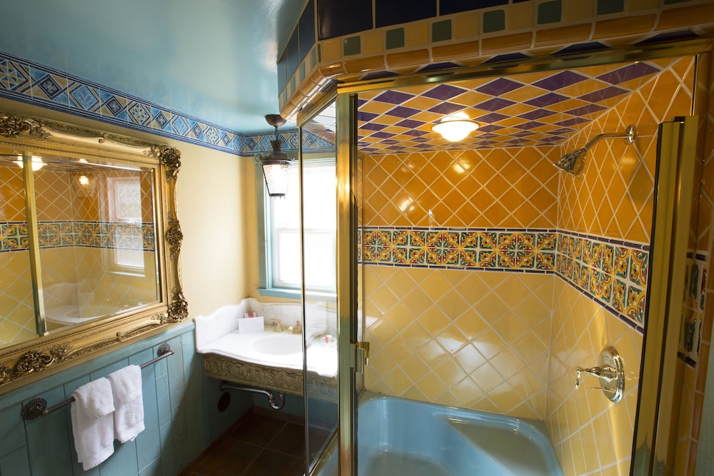 Madonna Inn - photo 250