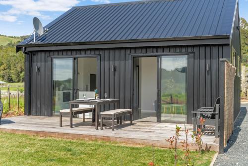 Barn 944 Big Omaha Holiday Home — 4-Star Luxury Hotel in Warkworth, New Zealand