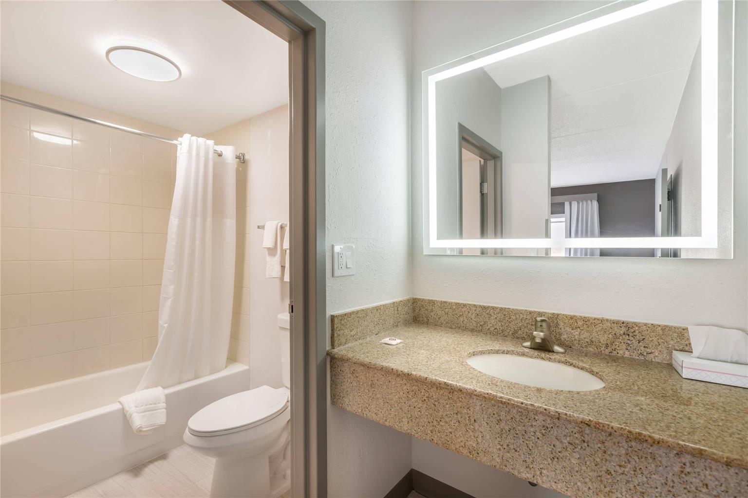 Comfort Inn & Suites Arlington Heights Buffalo Grove - photo 22