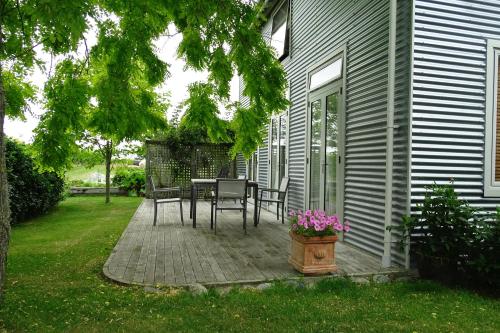 Korohi Vineyard BnB — 4-Star Luxury Hotel in Blenheim, New Zealand