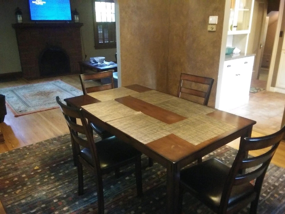 Historic Twin Tudors Inn - photo 38