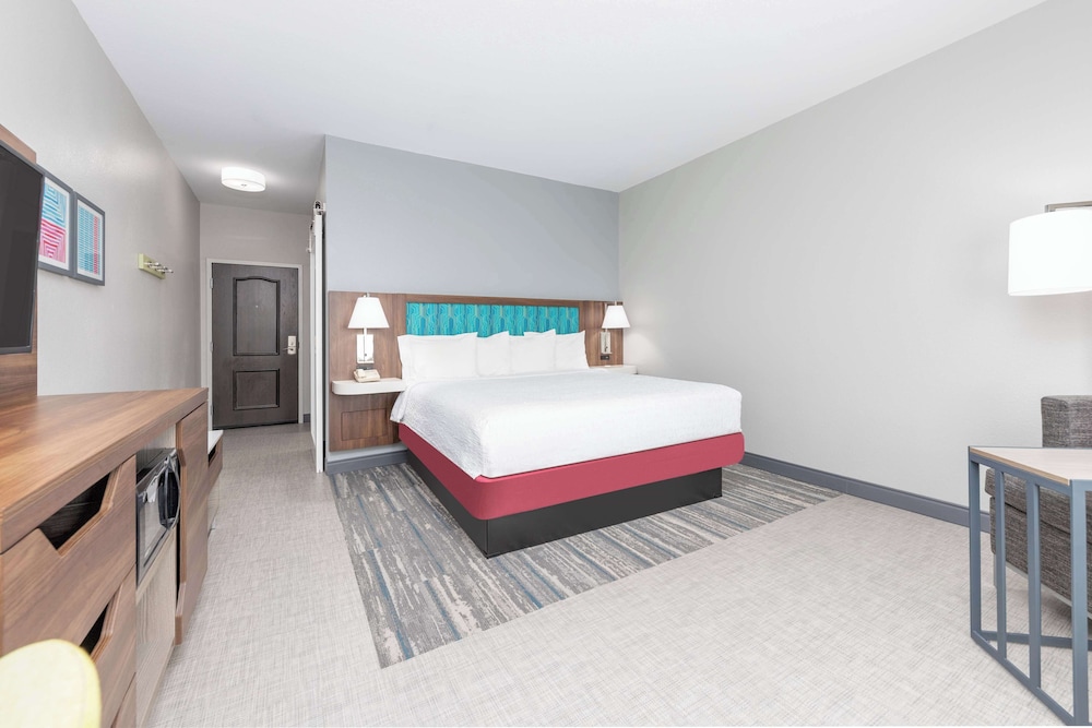Hampton Inn & Suites Lake Jackson Clute - photo 17