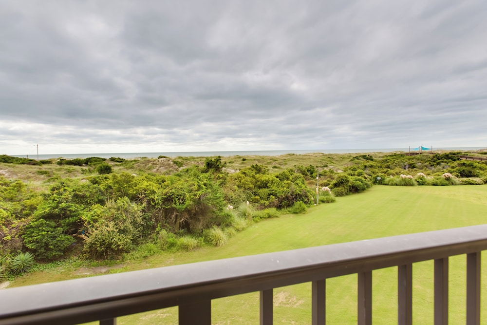 Sands Villa Resort - photo 25