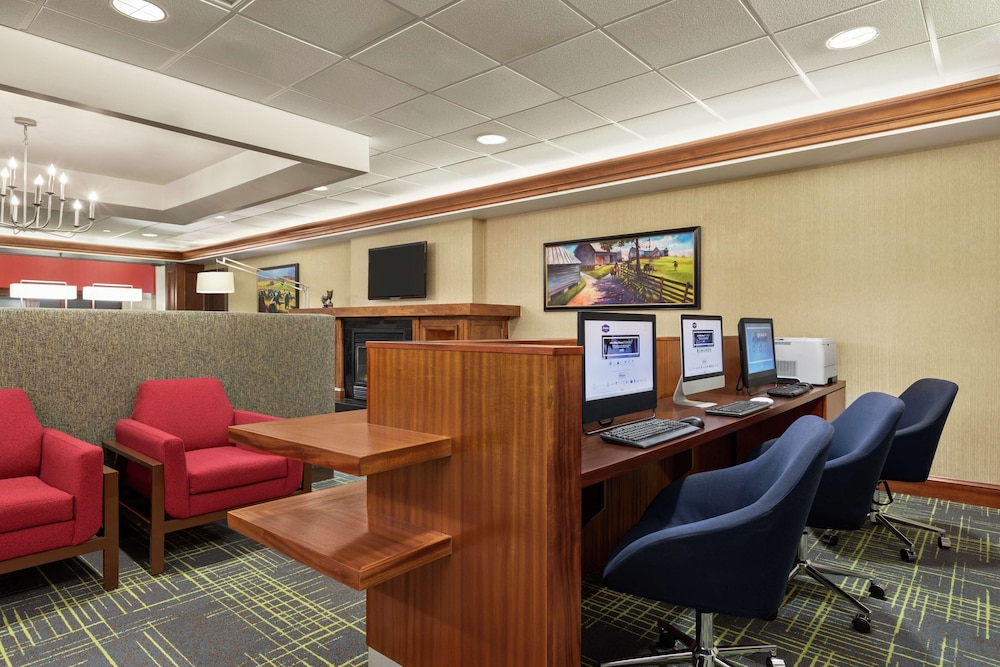 Hampton Inn & Suites Frederick Fort Detrick - photo 41