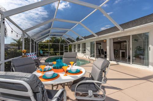 Villa Christylee Gulf access electric heated salt water pool home w pool table SWFL Rentals — 4-Star Luxury Hotel in Cape Coral, United States
