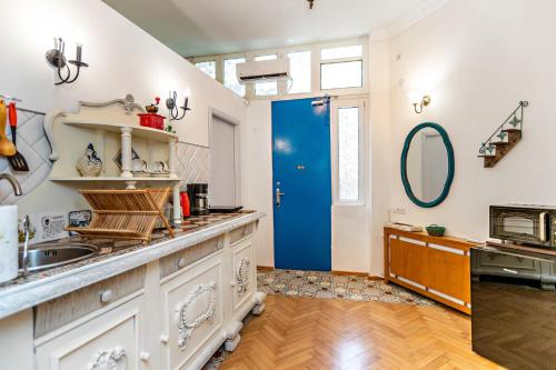 Blue Door Rhapsody Special Stay In Old Town