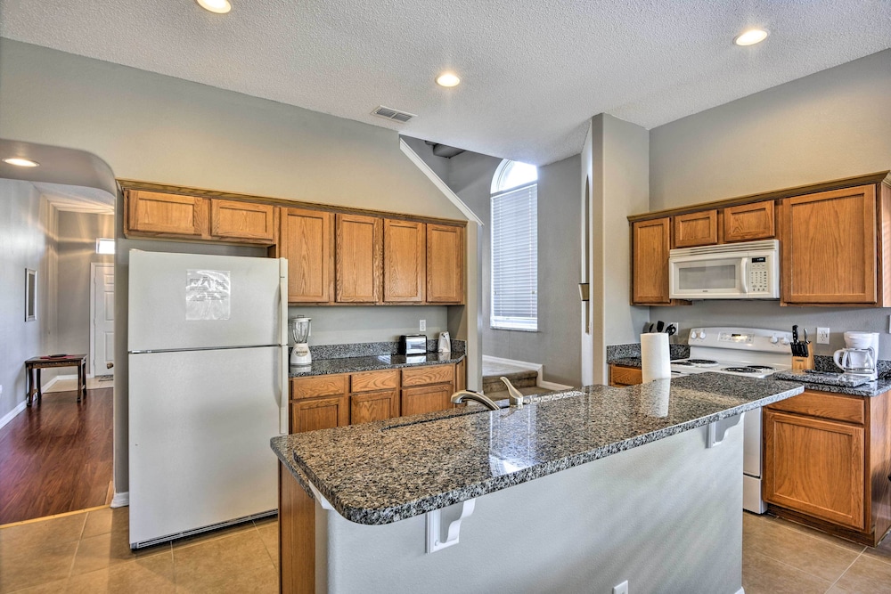 10 Mi to Disney Resort Home with Pool and Spa - photo 4