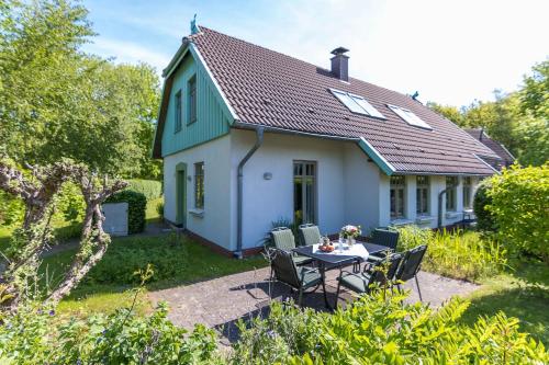 Ferienhaussiedlung Strandperlen Sanddornhof 8a — Wustrow
