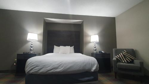 Baymont Inn Baldwin - photo 14