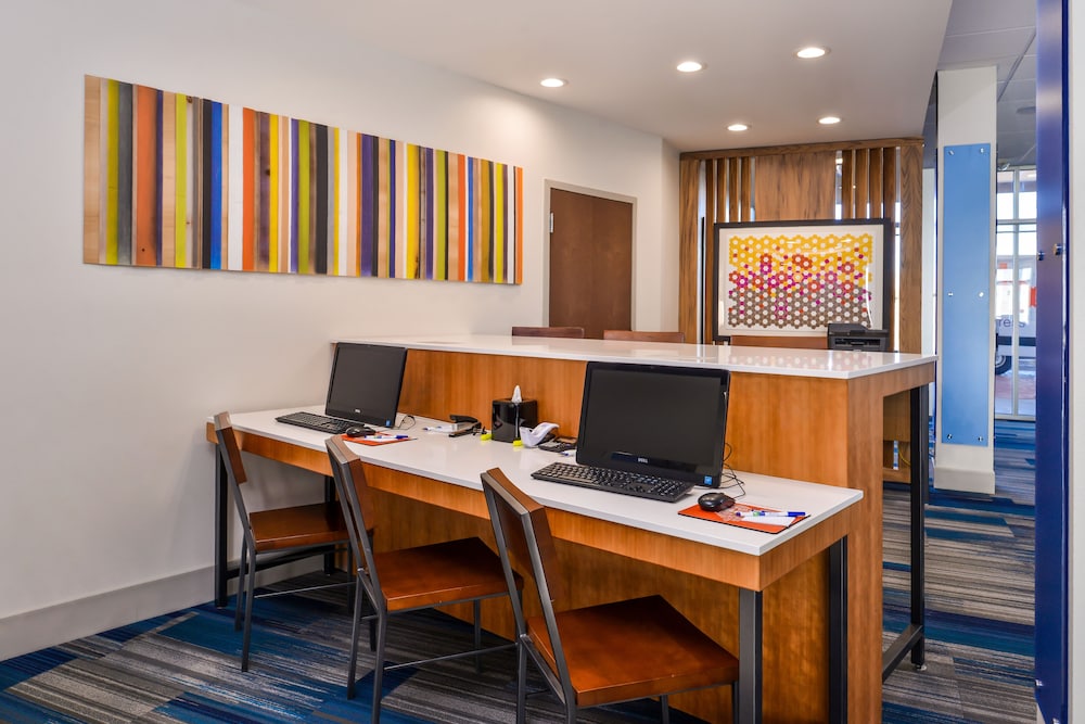 Holiday Inn Express & Suites Van Horn by IHG - photo 38