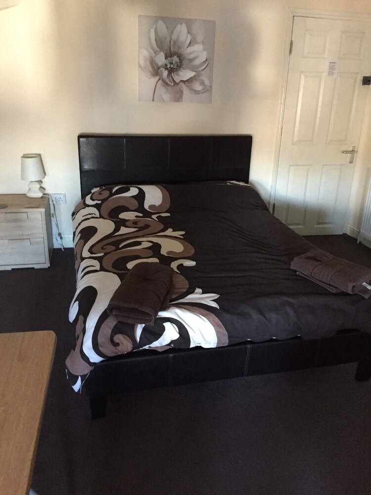 The Crescent Accommodation in Stoke-On-Trent, United Kingdom