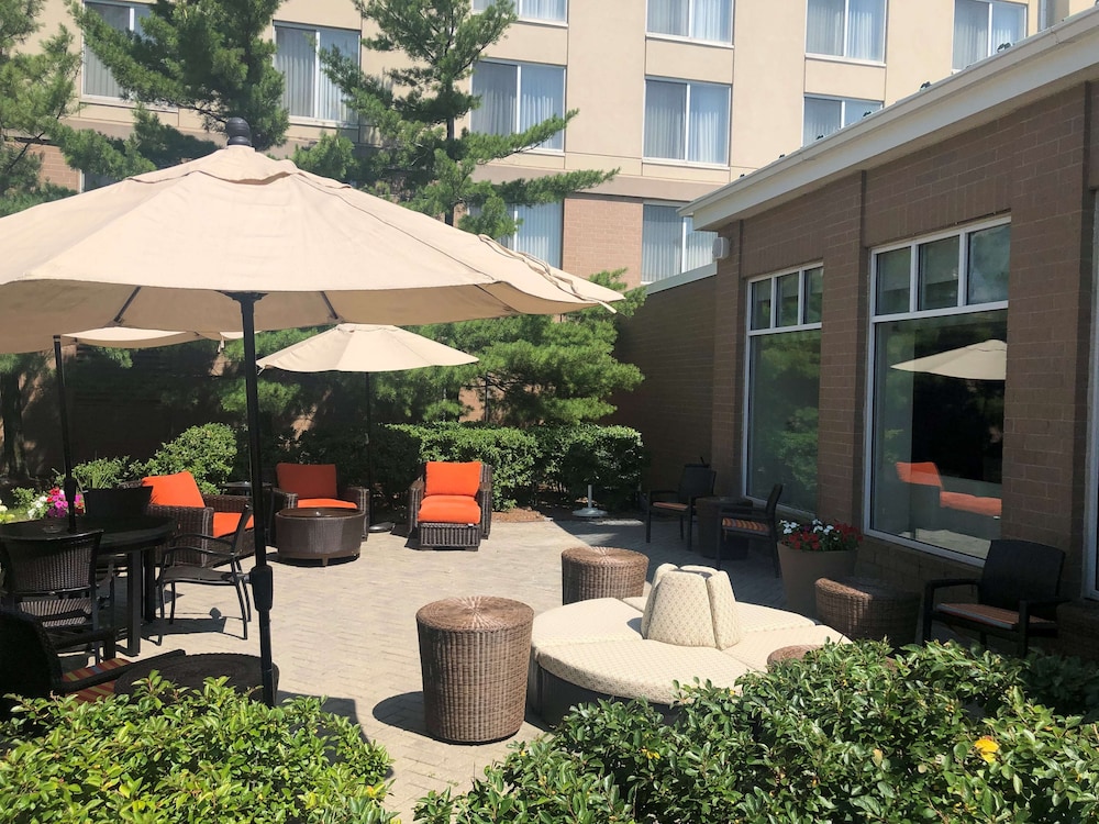 Hilton Garden Inn Addison - photo 38