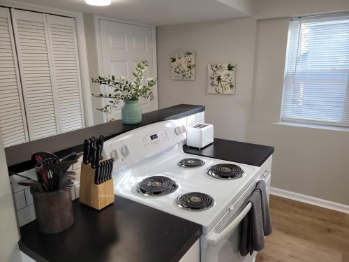 Davenport Dwelling Unit 9 Midtown 3BD — 4-Star Luxury Hotel in Omaha, United States