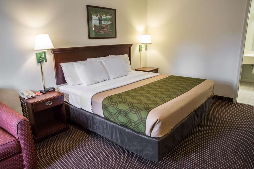Econo Lodge Crystal Coast - photo 14