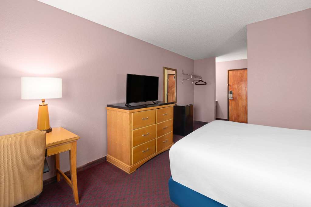 Travelodge by Wyndham Redwood Falls - photo 21