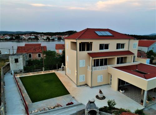 Pekasovi Seaview Apartament on a beautiful island Krapanj — 4-Star Luxury Hotel in Sibenik, Croatia