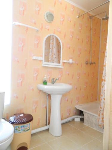 Chastnyy Dom Leto U Morya in Dolzhanskaya, Russia