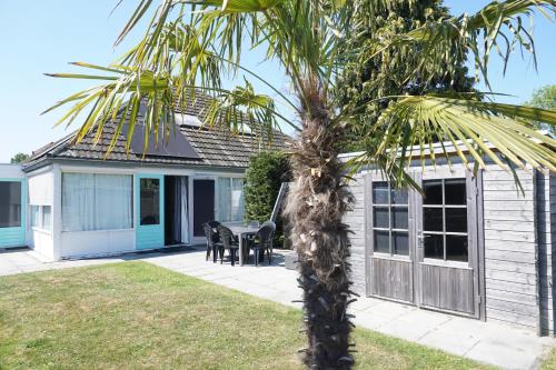 Kustverhuur Park Schoneveld Duinroos 102 in Breskens, Netherlands