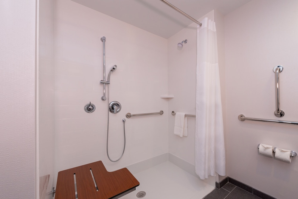 Hampton Inn & Suites Winston Salem Downtown - photo 31