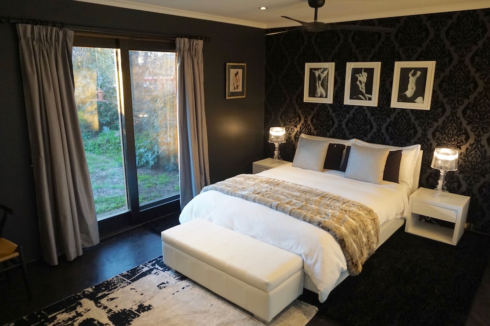 Georgie's Boutique B&B — 4-Star Luxury Hotel in Canberra, Australia