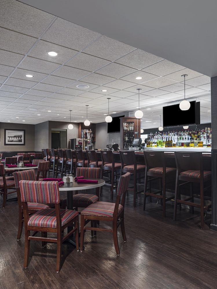 DoubleTree by Hilton Newark Penn Station - photo 40