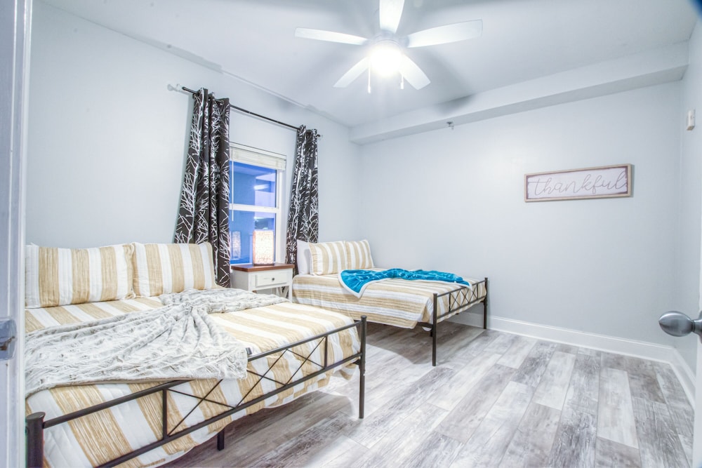 Laketown Wharf Resort by Aneliya's Rentals - photo 257