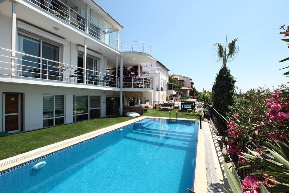 Alti Oda Butik Otel — Alacati
