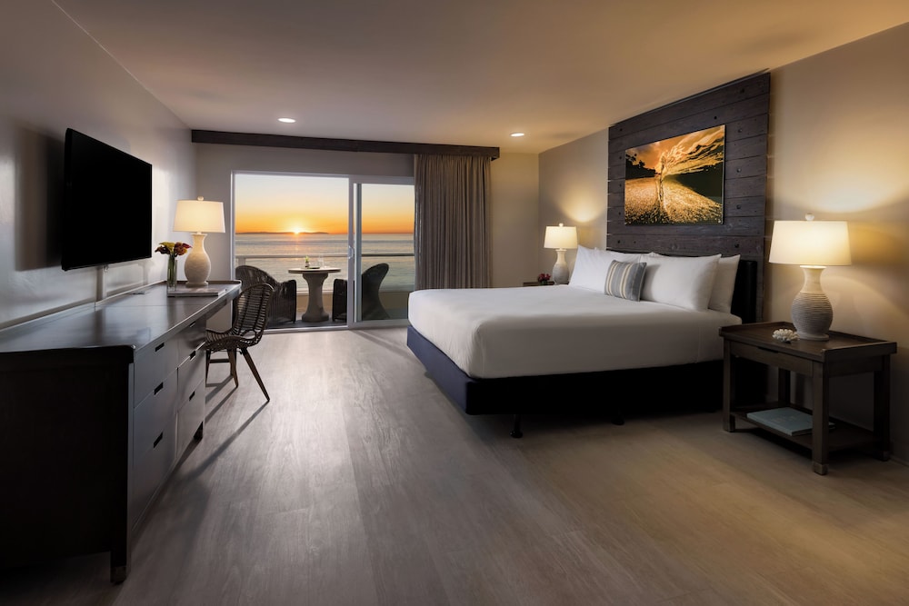 Pacific Edge Hotel - photo 52