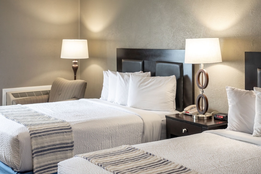 Days Inn & Suites by Wyndham Branson - featured photo