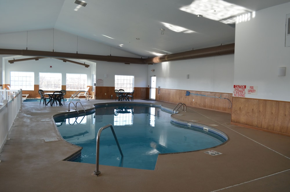 AmericInn by Wyndham Maquoketa - photo 13