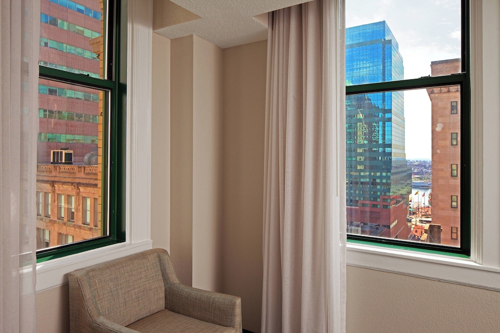 Springhill Suites Marriott Baltimore Downtown Inner Harbor - photo 10