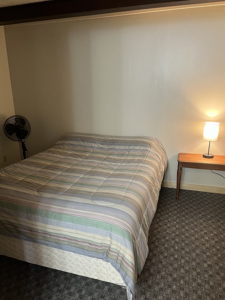 Brookside Motor Inn - photo 8