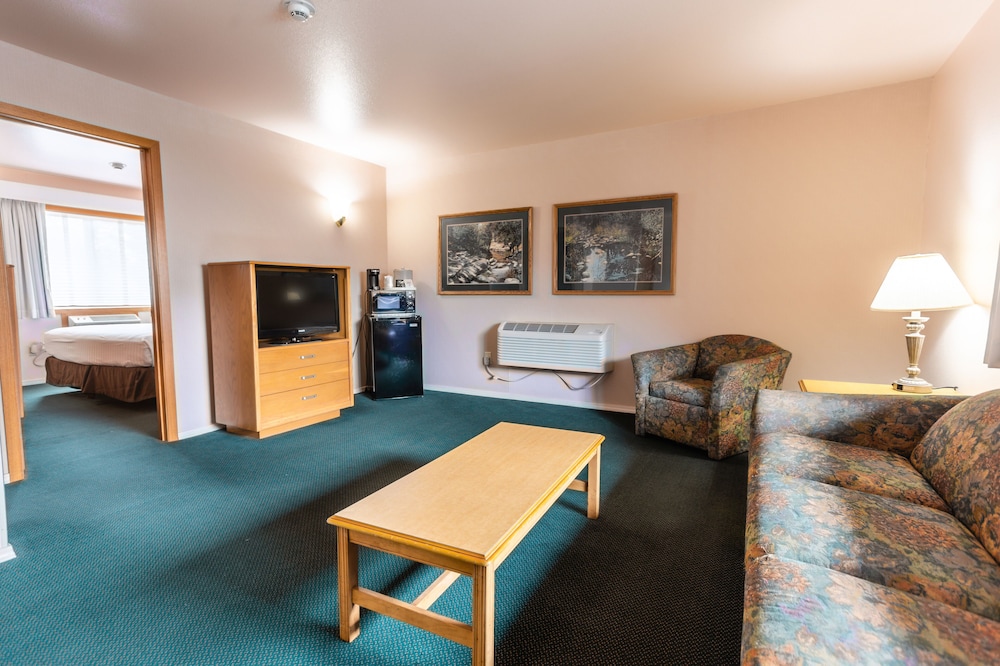 RiverTree Inn & Suites - photo 15