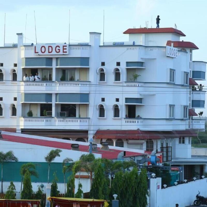 Dhanashree Hospitality Bar Restaurant & Lodging in Pandharpur, India