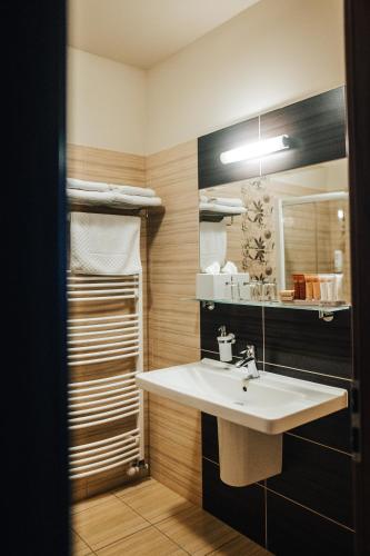 Hotel Elegance — Sumperk — photo 3