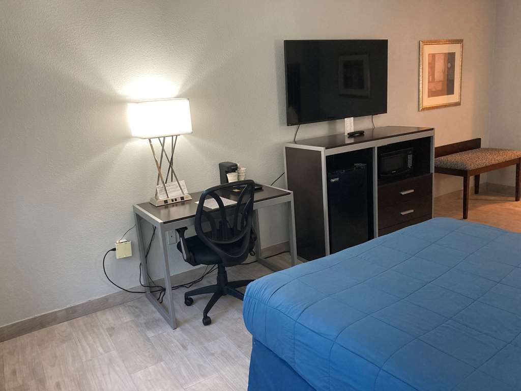 Best Western Plus Reading Inn & Suites - photo 62