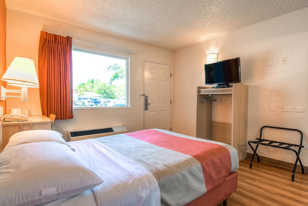 Motel 6 Los Angeles Norwalk - photo 14