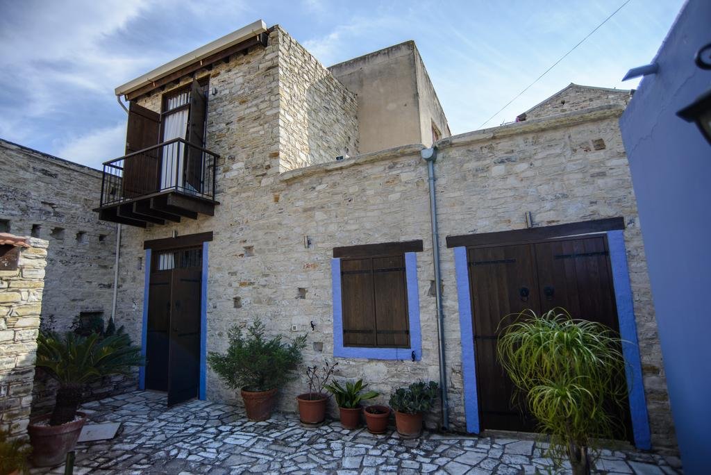 Kozakos Luxury House