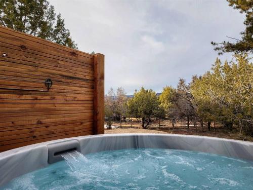 The Bunkhouse Fire Pit Hot Tub Zion And Bryce — Mount Carmel
