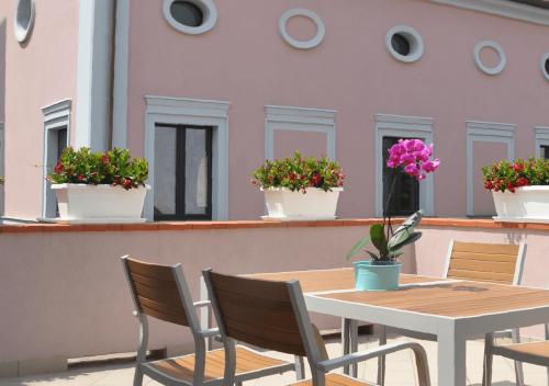 Timone 31 — 4-Star Luxury Hotel in Civitanova Marche, Italy