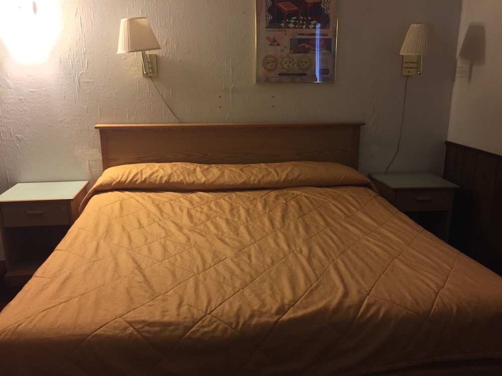 Hilander Motel - photo 12