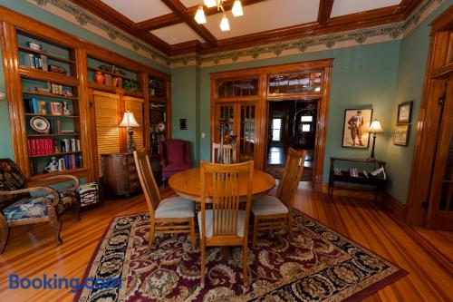 Captain Henderson House - photo 32